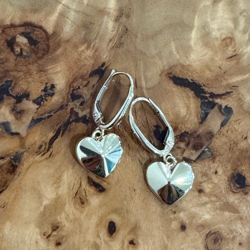 NWT!! Gold Faceted Heart Dangle Earrings